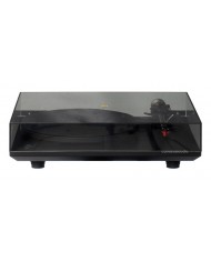Siyah Rega P3 pikap, şeffaf kapaklı, siyah alt tabanlı, vinyl çalar