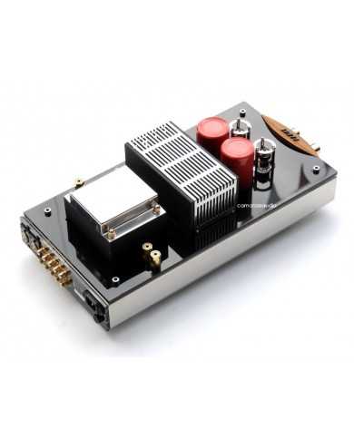 Pathos Classic One MK I amplifier gümüş ve siyah renkli, kompakt tasarımlı.