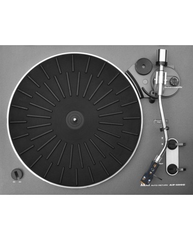 Akai AP-100C Auto-Return Belt-Drive Turntable Akai AP-100C Auto-Return Belt-Drive Turntable