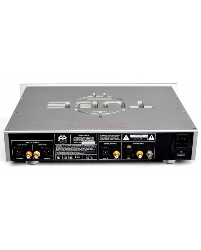 Accustic Arts TUBE-DAC II arka yüzü, gümüş renkli, analog/dijital giriş çıkışlar.