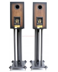 Castle Knight 2 & Plinth Stand