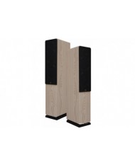 Argon Audio Fenris A55 hoparlör, açık meşe kaplama ve siyah ızgaralı.