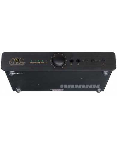 Atoll HD120 siyah renkli Hi-Fi stereo amfi ön paneli ve giriş göstergeleri.
