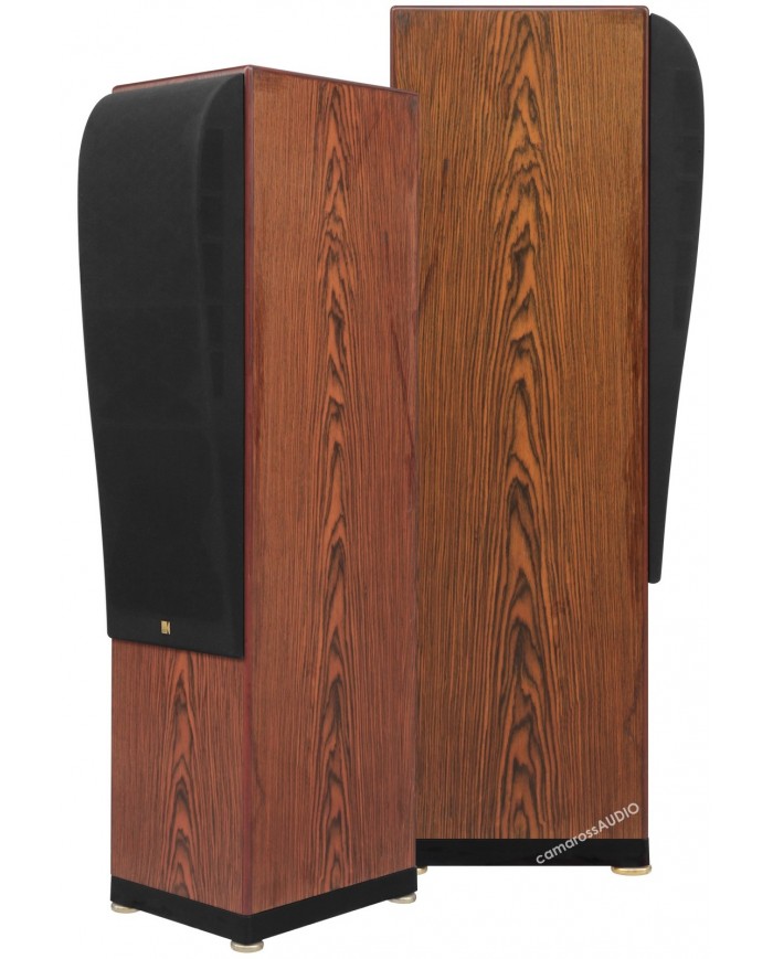 Kef Reference Model Three ahşap kaplama hoparlörler, zarif tasarımı ve güçlü sesiyle.