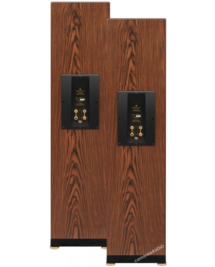 Kef Reference Model Three walnut ahşap kaplamalı hoparlörler, arka bağlantı terminalleri.