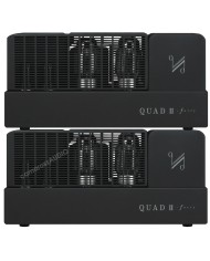 Siyah Quad II Forty tüplü stereo güç amfisi, vakum tüpleri görünür.