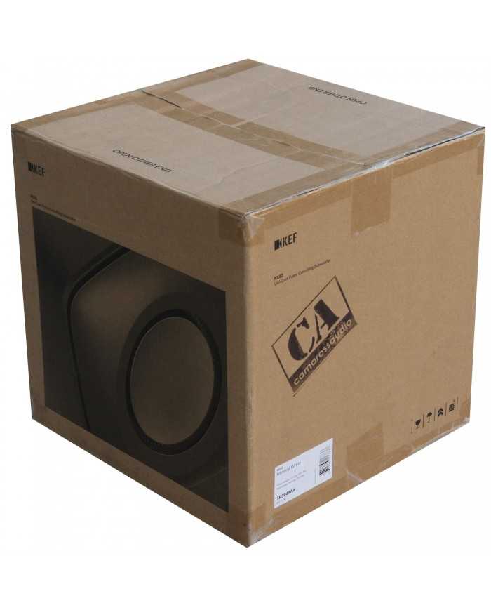 KEF KC62 Uni-Core Subwoofer Mineral White kutusu.