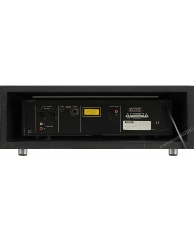 TASCAM cd 301 mk2 Rear