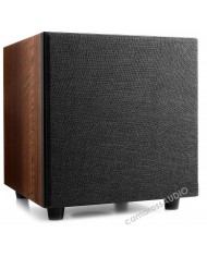 Argon Audio Malmö SUB 6 subwoofer, ceviz kaplama ve siyah ızgaralı.