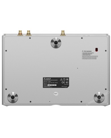 Matrix X-SABRE 3 Music Streaming DAC gümüş arka panel detayları.