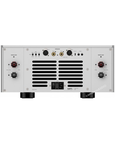 Matrix MA-1 güç amfisi arka paneli, XLR ve RCA girişleri, hoparlör terminalleri.