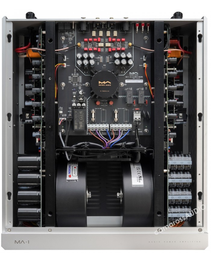 Matrix MA-1 Amplifikatör iç bileşenleri, devre kartı ve trafo görünümü