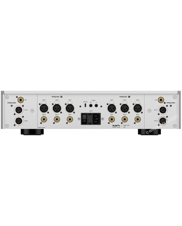 Matrix MP-1 ses cihazı arka paneli: XLR ve RCA giriş/çıkış bağlantıları.