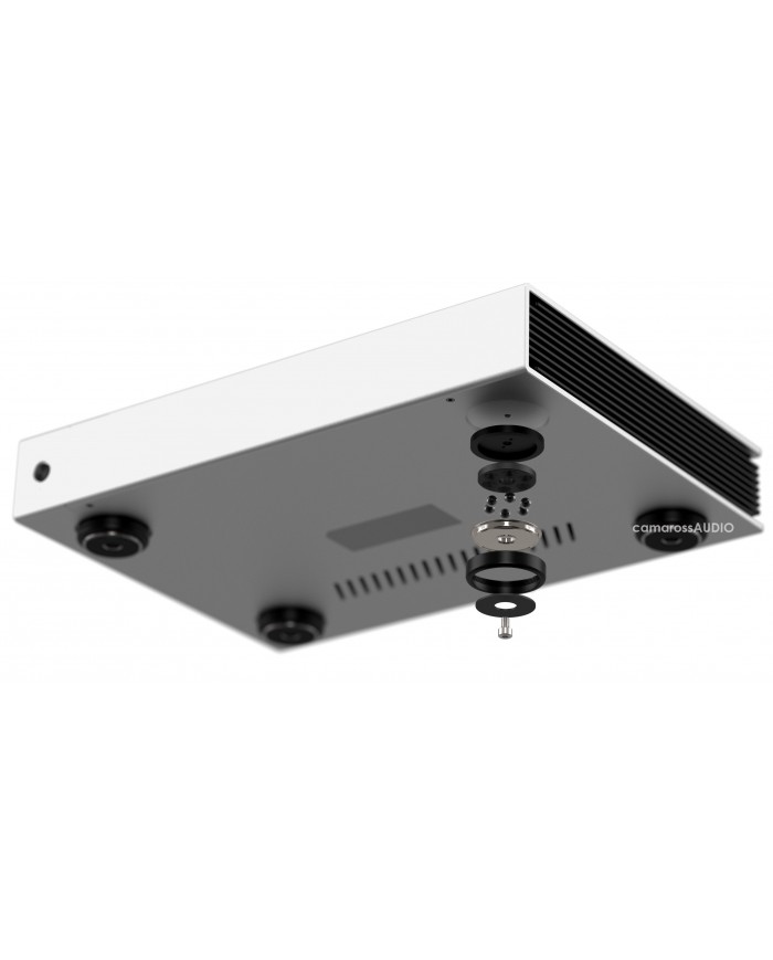 Matrix Audio Element P2 beyaz, ayrılmış ayakları ve havalandırmalı şasisiyle.