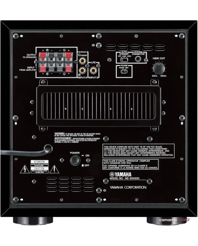 Yamaha NS-SW200 Subwoofer arka bağlantı paneli, RCA ve hoparlör girişleri.