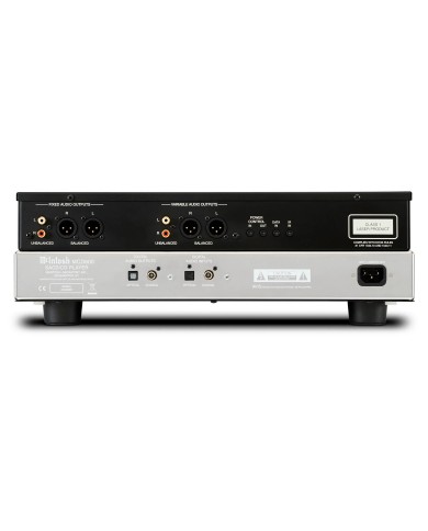 McIntosh MCD600 SACD/CD Player arka bağlantı portları (XLR, RCA, Optik/Koaksiyel).