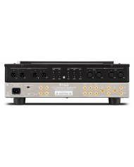 McIntosh C22 MKV Preamplifikatör arka panel, XLR ve RCA bağlantıları.
