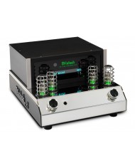 McIntosh C8 Lambalı Preamplifikatör, parlak gümüş ve siyah kasa, yeşil tüpler.