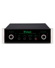 McIntosh MP100 Siyah Fon Preamplifikatörü Ön Panel Görünümü