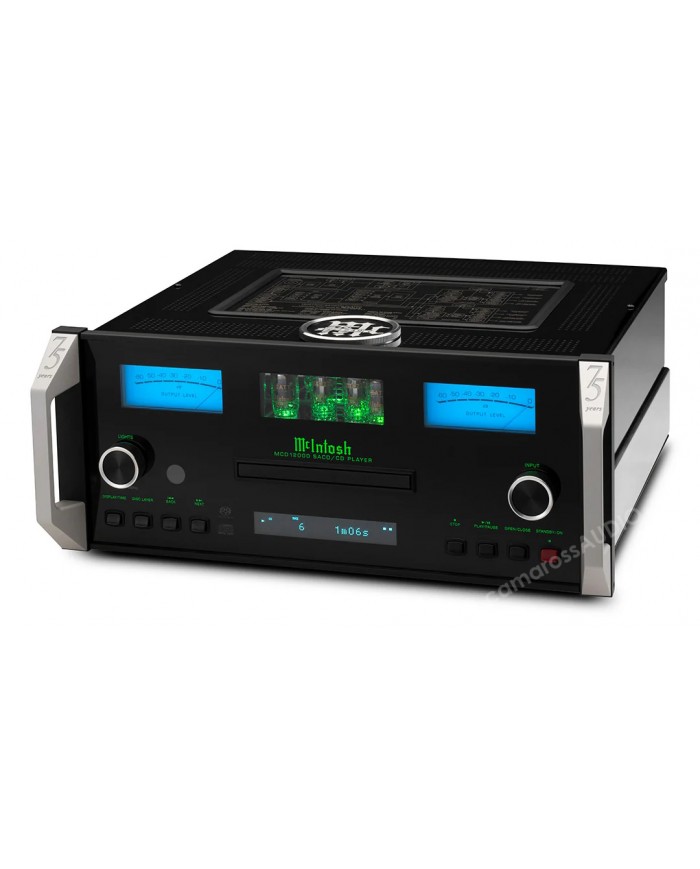 McIntosh MCD12000 S/SACD CD Player siyah, tüplü, mavi göstergeli.