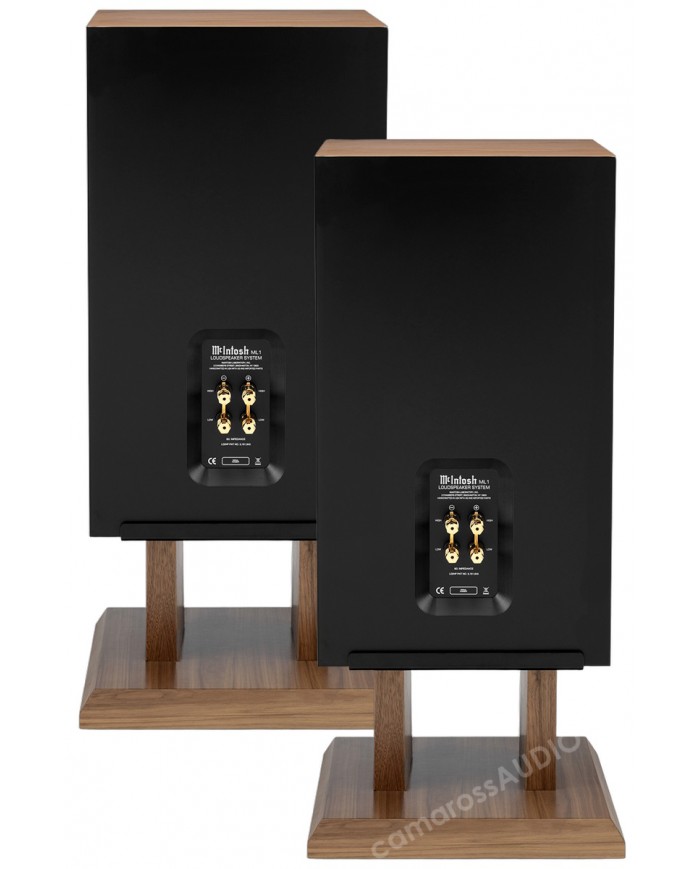 McIntosh ML1 Mk II hoparlör arkası, ahşap standlı, altın terminalli.