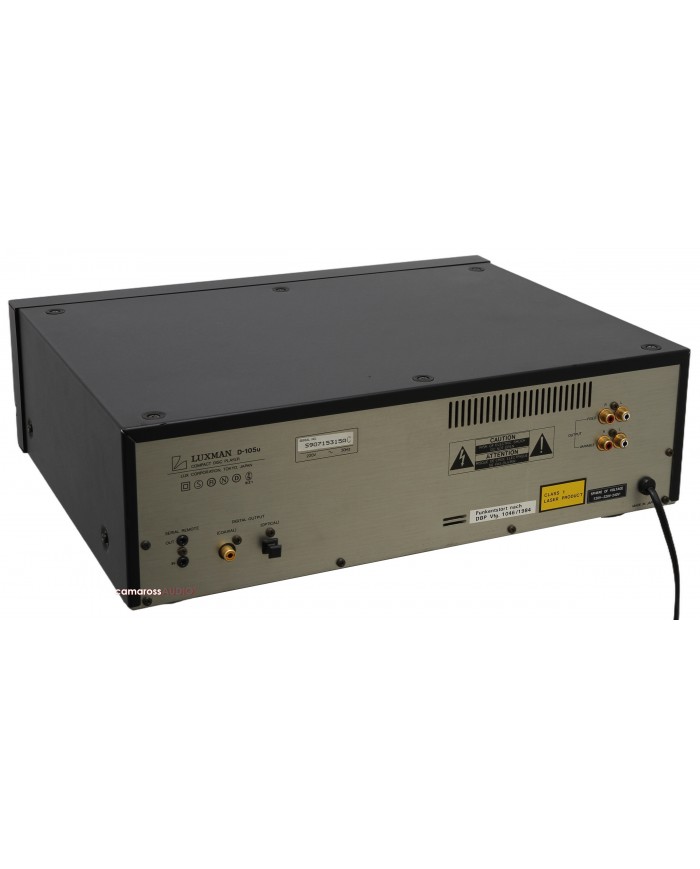 Luxman D-105u CD Çalar arka paneli, RCA ve optik çıkışları gösteriyor.