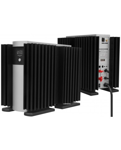 Mark Levinson Pre-Power Amfi, siyah soğutuculu, gümüş ön panelli hifi ses ekipmanı.