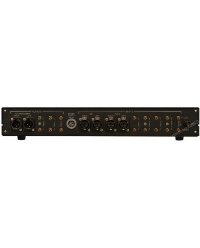 Mark Levinson Pre-Power amfi arka panel: XLR, RCA giriş/çıkışlar, siyah.