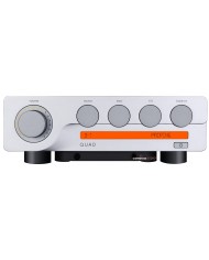 Gümüş Quad 3 Entegre Amplifikatör, parlak ön panel ve turuncu ekran.