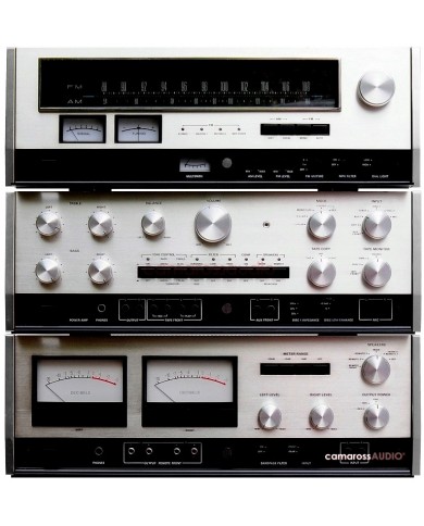 Accuphase P-300 C-200 T-100 vintage stereo bileşenleri, gümüş ön panel.