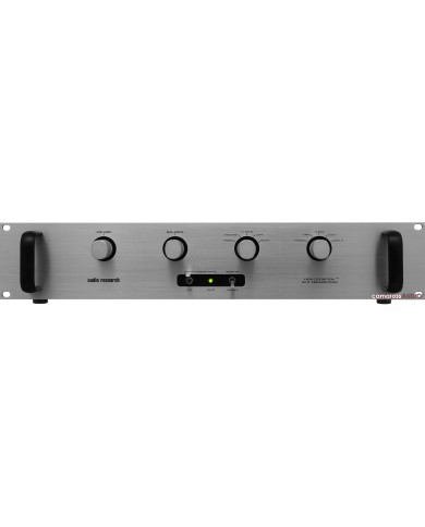 Audio Research SP-5 Preamplifikatör, fırçalanmış gümüş ön panel, kulaklık girişi.
