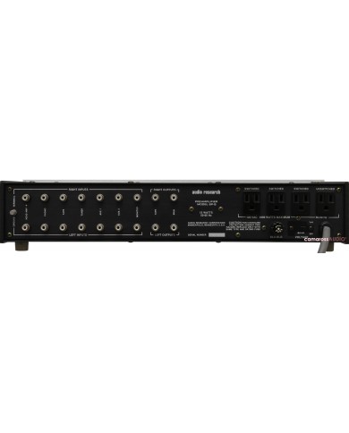 Audio Research SP-5 Preamp arka bağlantı paneli, RCA giriş/çıkışları, güç.