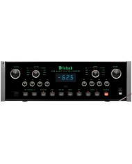 McIntosh C42 Audio Control Center preamplifikatör ön panel, siyah.