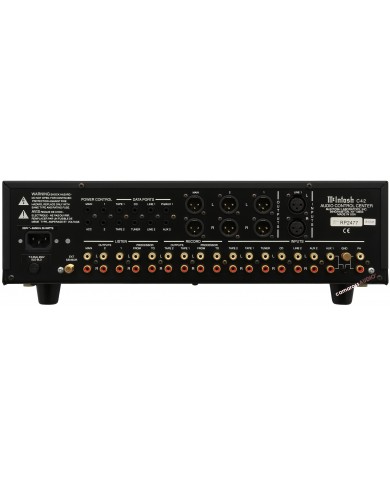 McIntosh C42 Preamplifikator arka paneli, XLR ve RCA giriş/çıkışları.