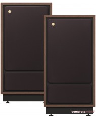 Tannoy CHEVIOT hoparlör çifti, kahverengi ahşap çerçeveli, koyu kahverengi akustik panelli.