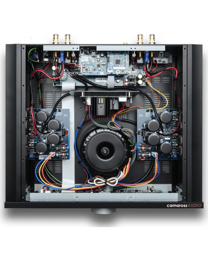 Musical Fidelity M6xi amplifikatör iç yapısı, dahili bileşenler ve devre kartları.