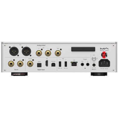 Matrix Audio TS-1 Music Streamer arka panel bağlantıları, XLR, RCA, USB, LAN.