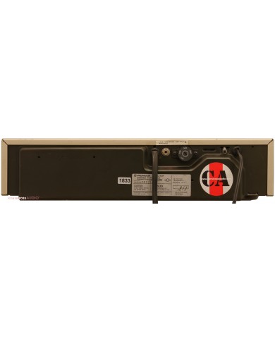 Pioneer PL-44F arka bağlantı, voltaj ayarı ve seri numarası etiketleri.