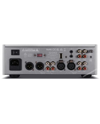 QUAD 33 (New) amplifikatör arka paneli, XLR ve RCA giriş/çıkışları, gümüş renk.