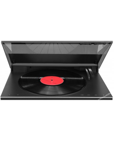 Bang & Olufsen Beogram 3000 siyah pikap, kırmızı plak ve kapaklı.