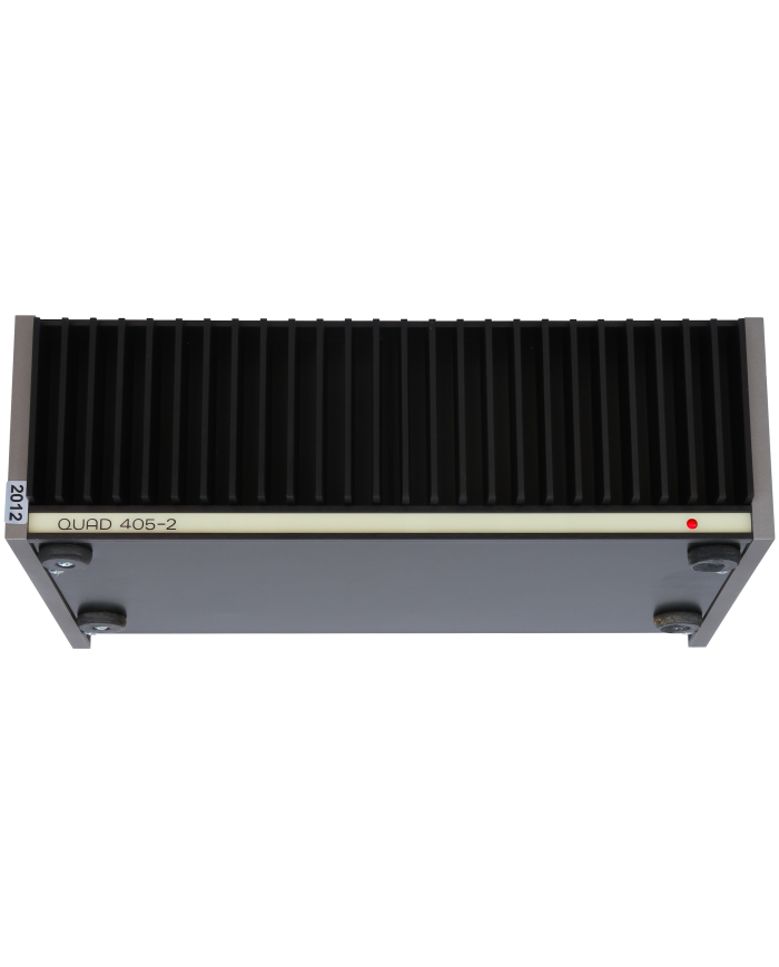 QUAD 405-2 güç amplifikatörü, siyah pasif soğutucu, krem ön panel, kırmızı LED gösterge.