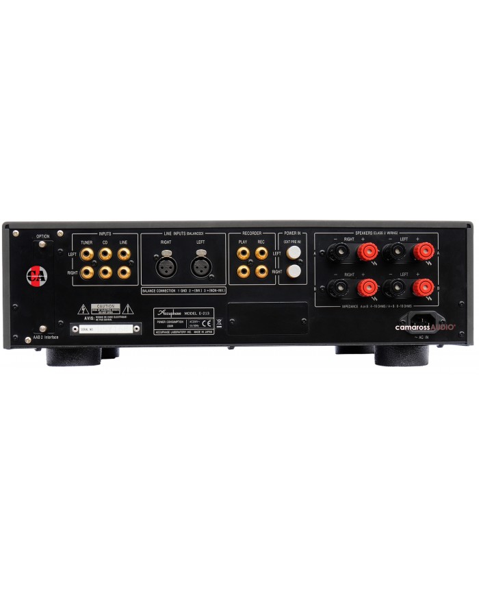 Accuphase E-213 Entegre Amplifikatör Arka Panel: RCA, XLR, Hoparlör Girişleri, AC IN