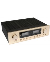 Accuphase E-213 Entegre Amfi, altın rengi, ses seviyesi göstergeli, kompakt ve şık tasarım.