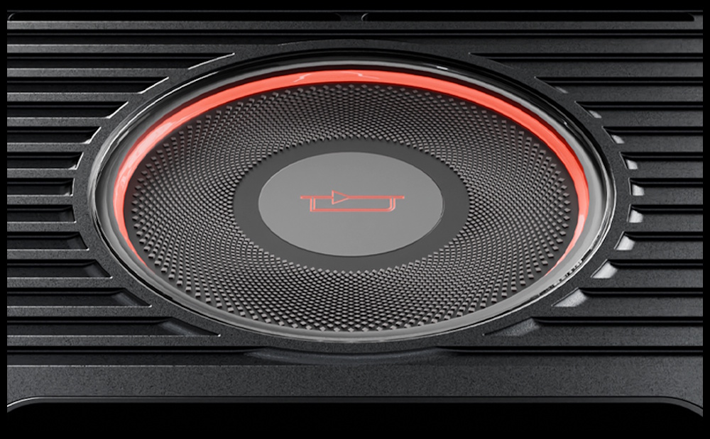 Mark Levinson № 631 amplifikatör kırmızı ışık detayı ve ızgaralı tasarım.