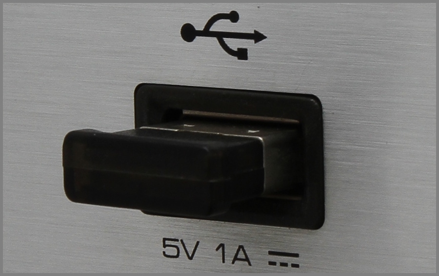 Rotel RA-1570 Entegre Amplifikatör USB Girişi ve 5V 1A Şarj Çıkışı