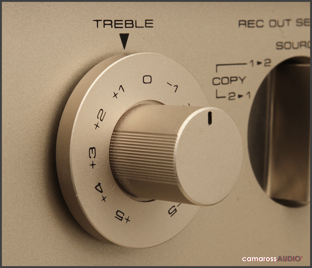 Pioneer A-7 amplifikatör tiz (treble) ayar düğmesi yakın çekim.