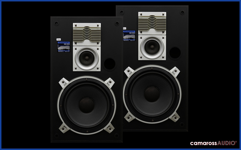 Pioneer CS-999 hoparlör çifti, vintage Hi-Fi ses sistemi.