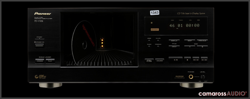 Pioneer PD-F958 CD Çalar ön yüzü ve CD yükleme mekanizması.