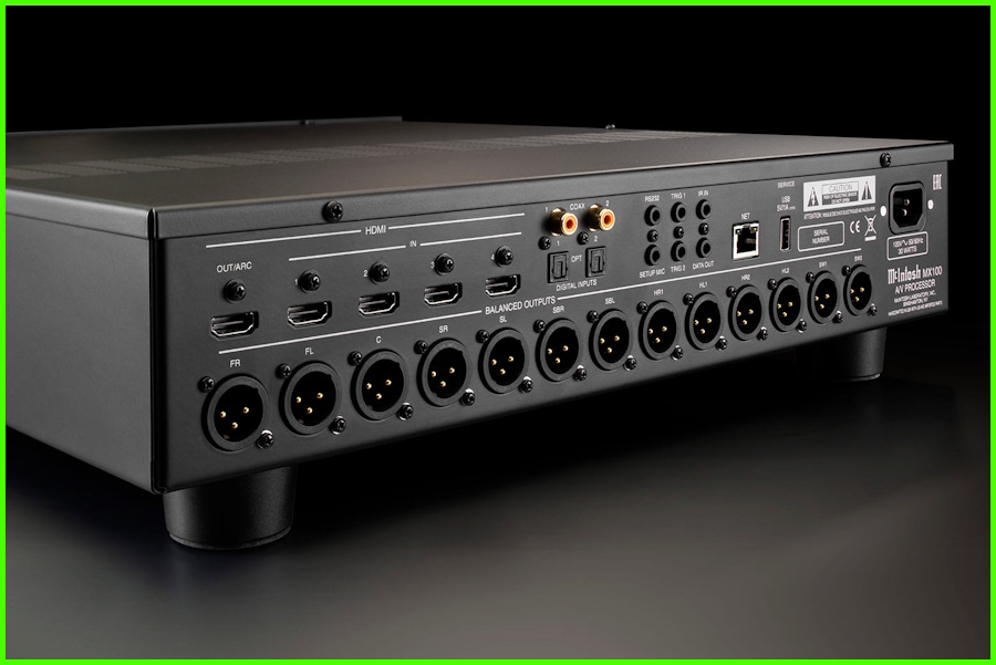 McIntosh MX100 A/V Processor arka bağlantı portları ve XLR çıkışları.