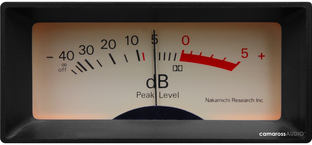 Nakamichi 1000 Tri-Tracer kaset çalar dB Peak Seviye VU metre.